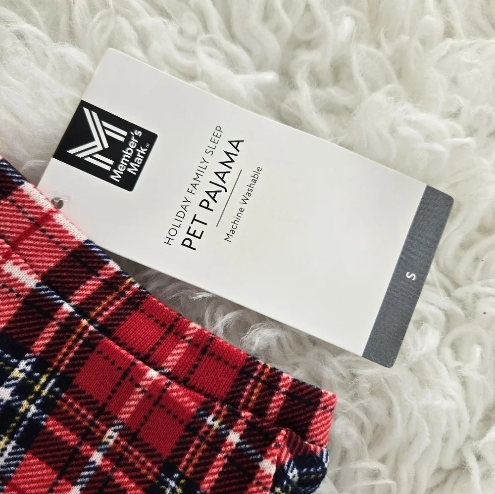 Member's Mark Sleep Pet Pajama Coat. Color: Let It Snow. Size Small. Ne…